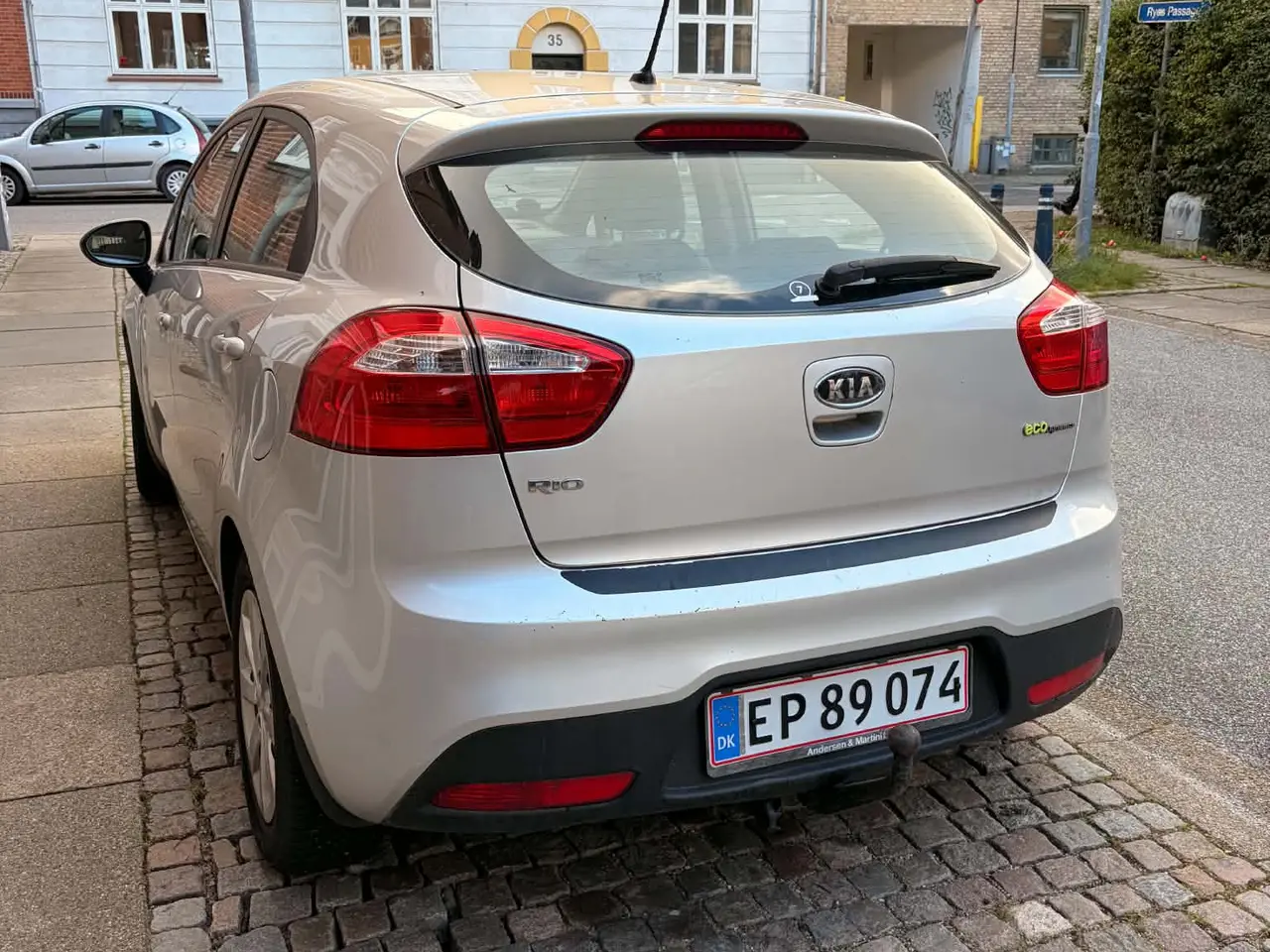 Billede 2 - Pæn Kia Rio Motion 5D på benzin til salg!
