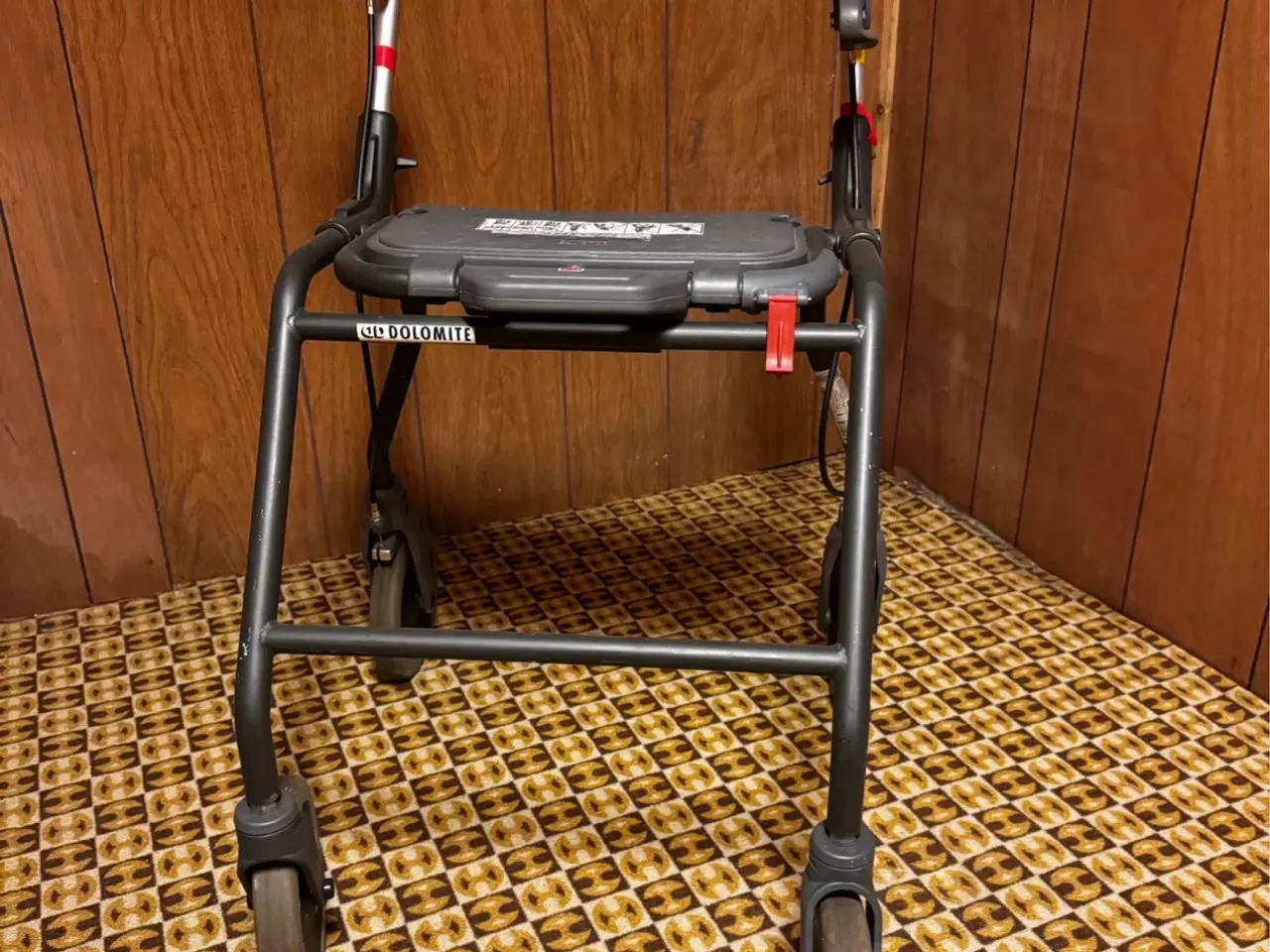 Billede 1 - Velholdt Dolomite rollator – Sikkerhed, komfort og