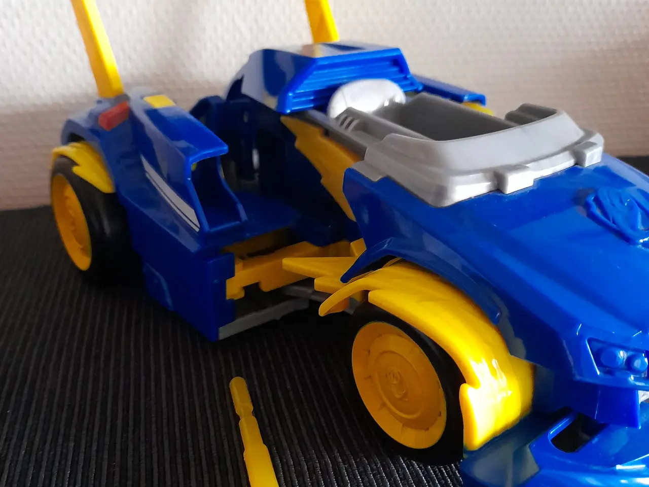 Billede 4 - Paw Patrol  transformer køretøj med våben ( pile).