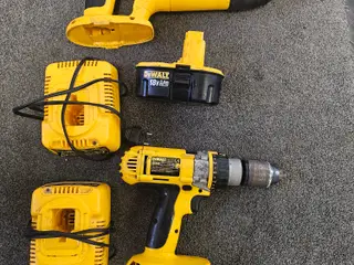 Dewalt bore og bajonetsav 