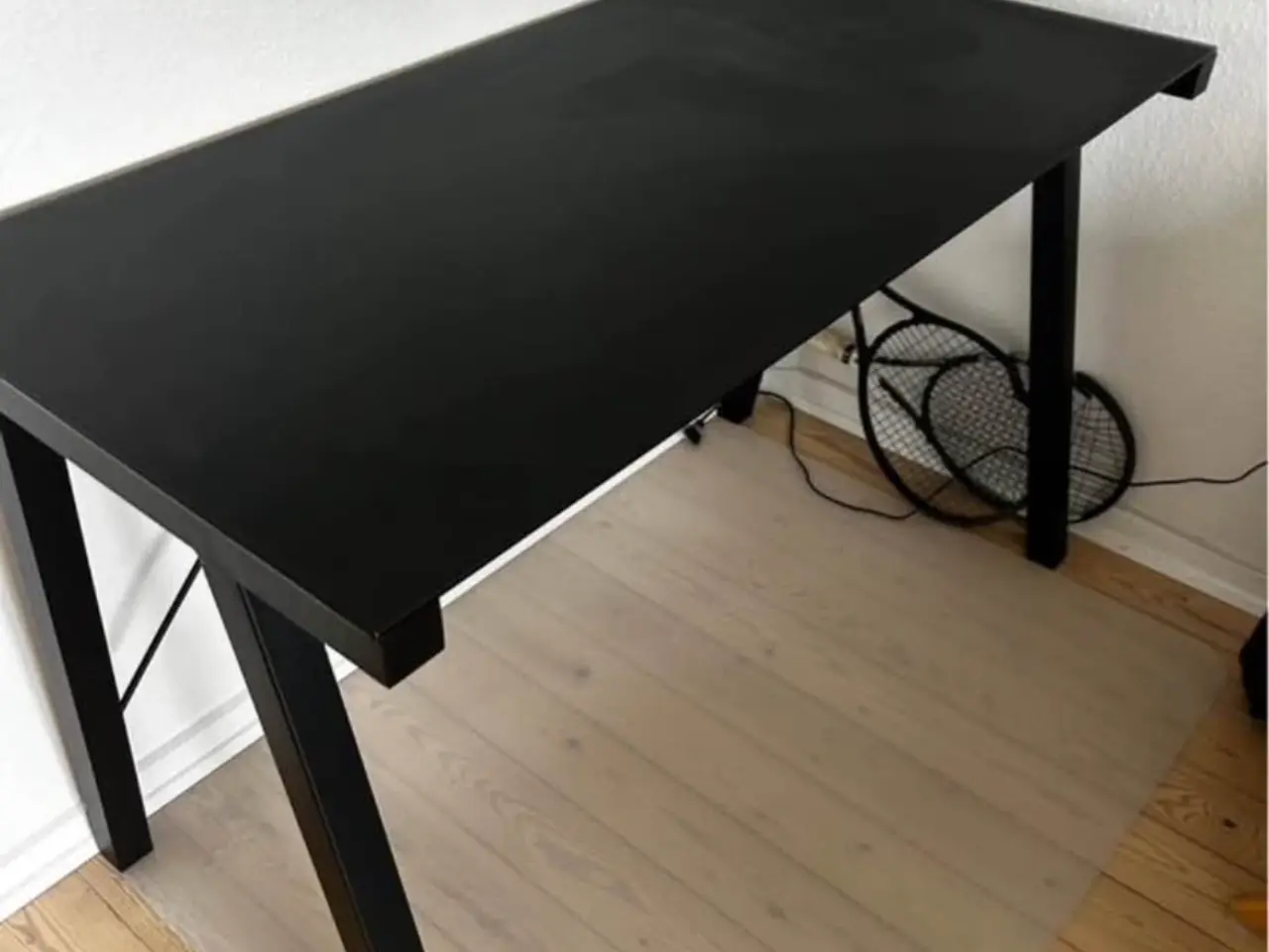 Billede 1 - Typhoon skrivebord sort