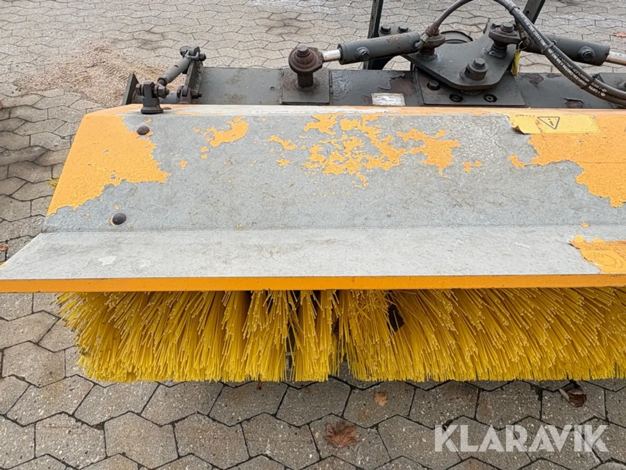 Billede 8 - Kost til fejemaskine eller traktor
