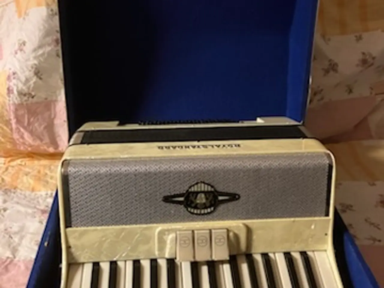 Billede 1 - Pæn og velholdt harmonika