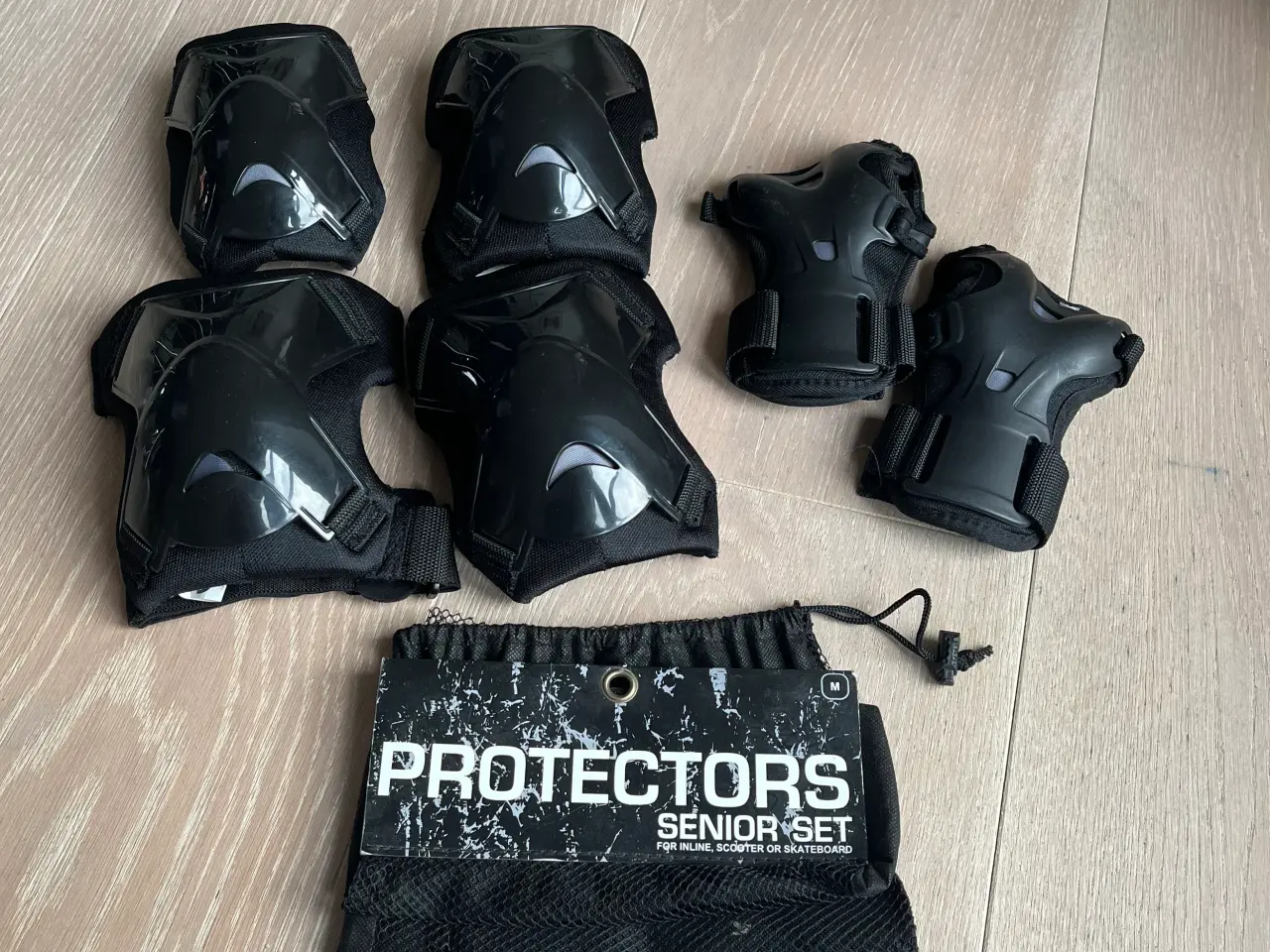 Billede 1 - Protectors Senior Set beskyttelsesudstyr til skate