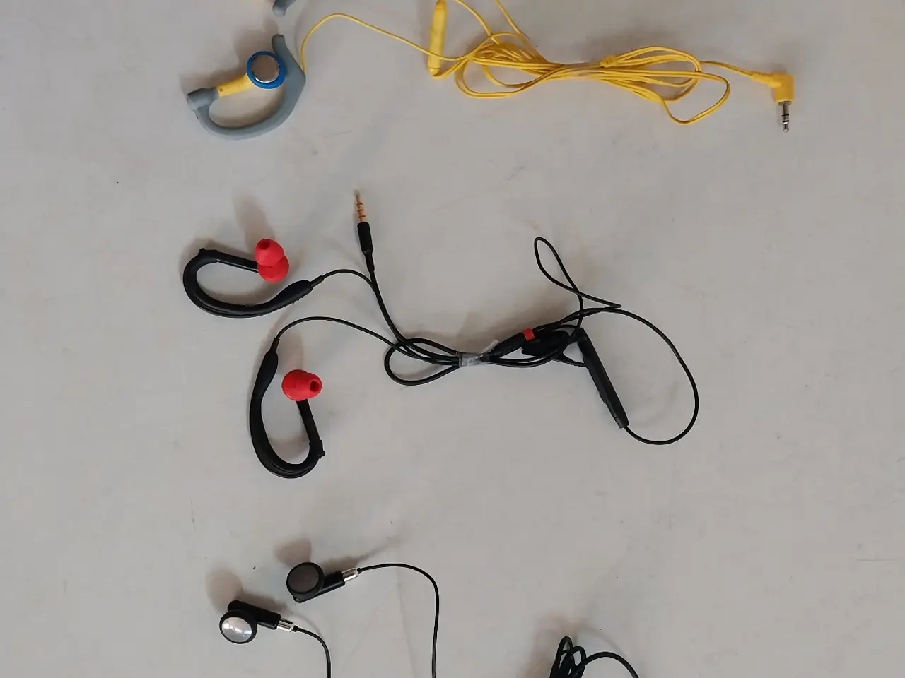 Billede 3 - 3 stk in ear høretelefoner. 