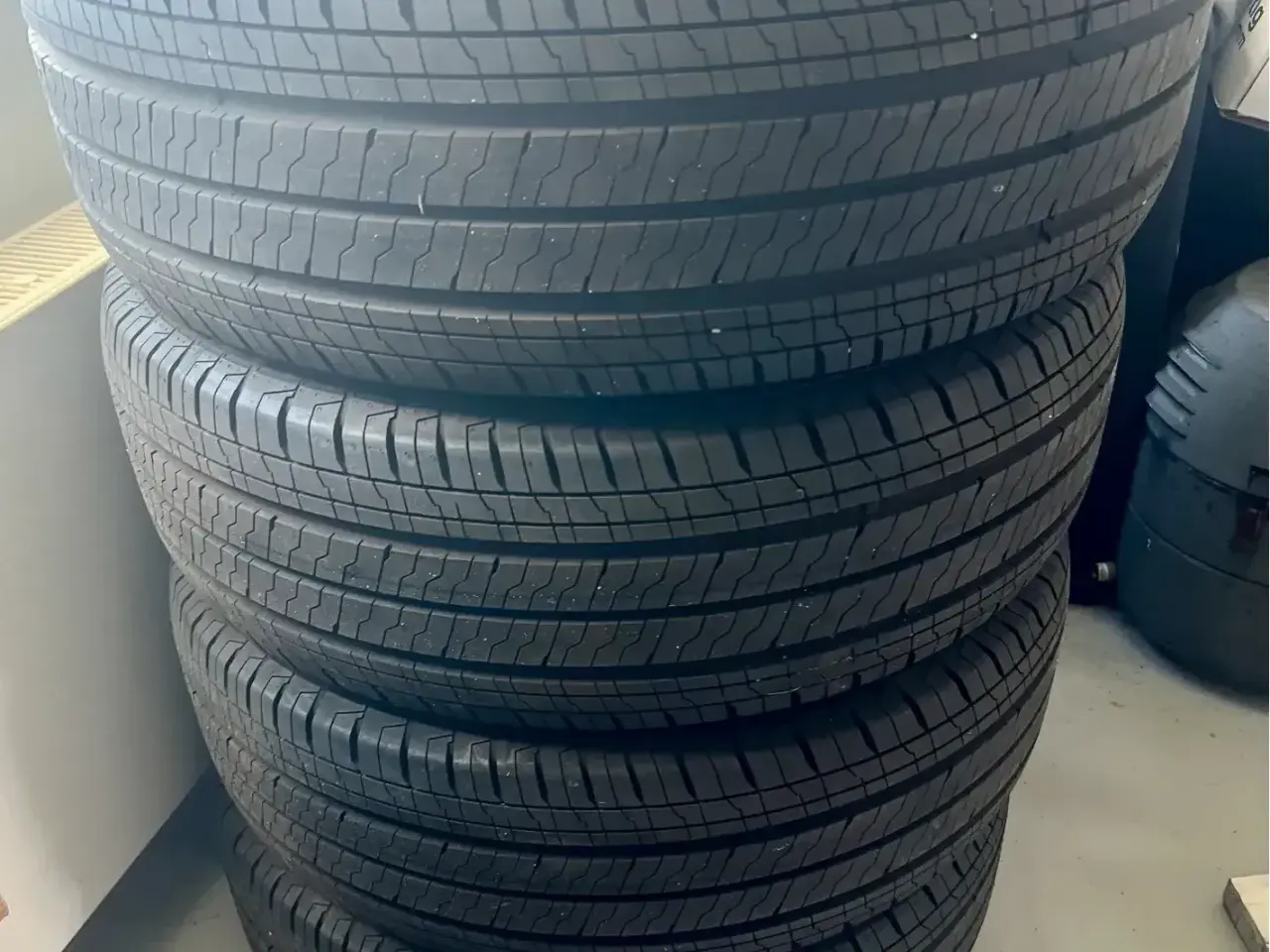 Billede 1 - Bud modtages sommer dæk 215/60 R17 Continental Van