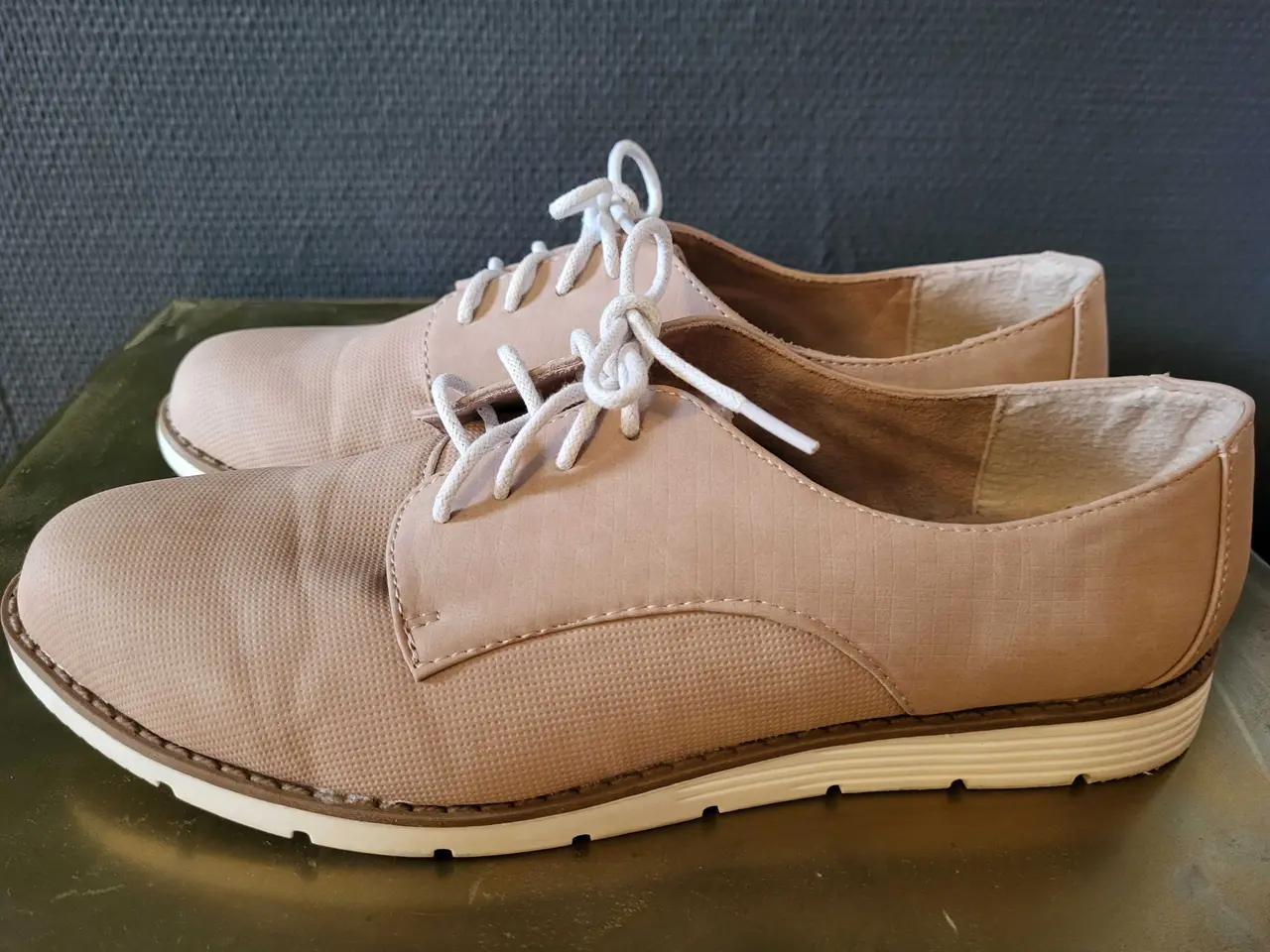 Billede 3 - Nye elegante beige sko