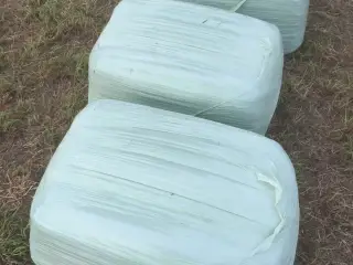 Wrap hø i Morten Korch baller