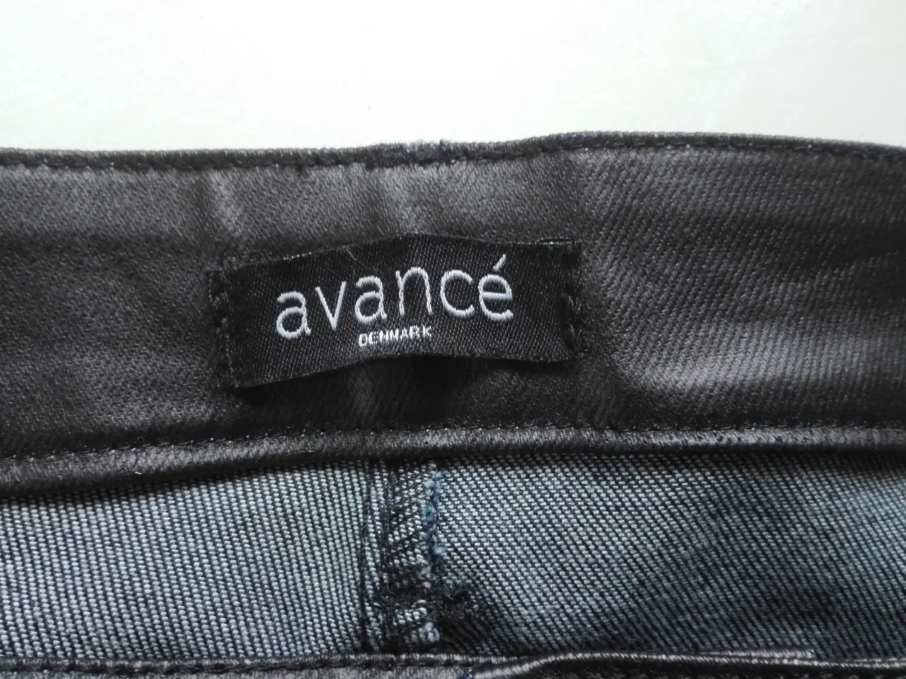 Billede 4 - Jeans coated str. 44