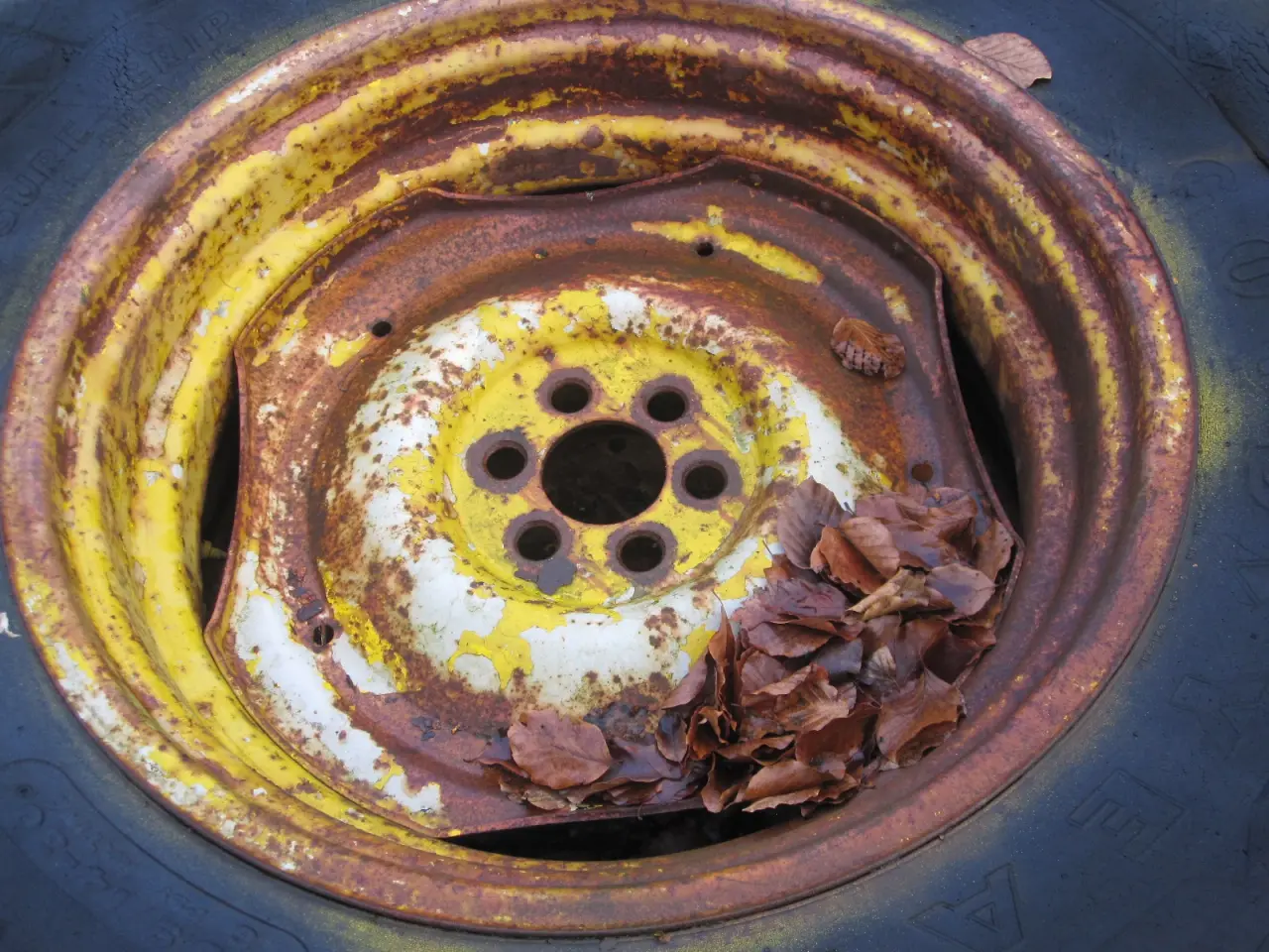 Billede 1 - Fælge til Fordson traktor 16,9 - 14 X 30"