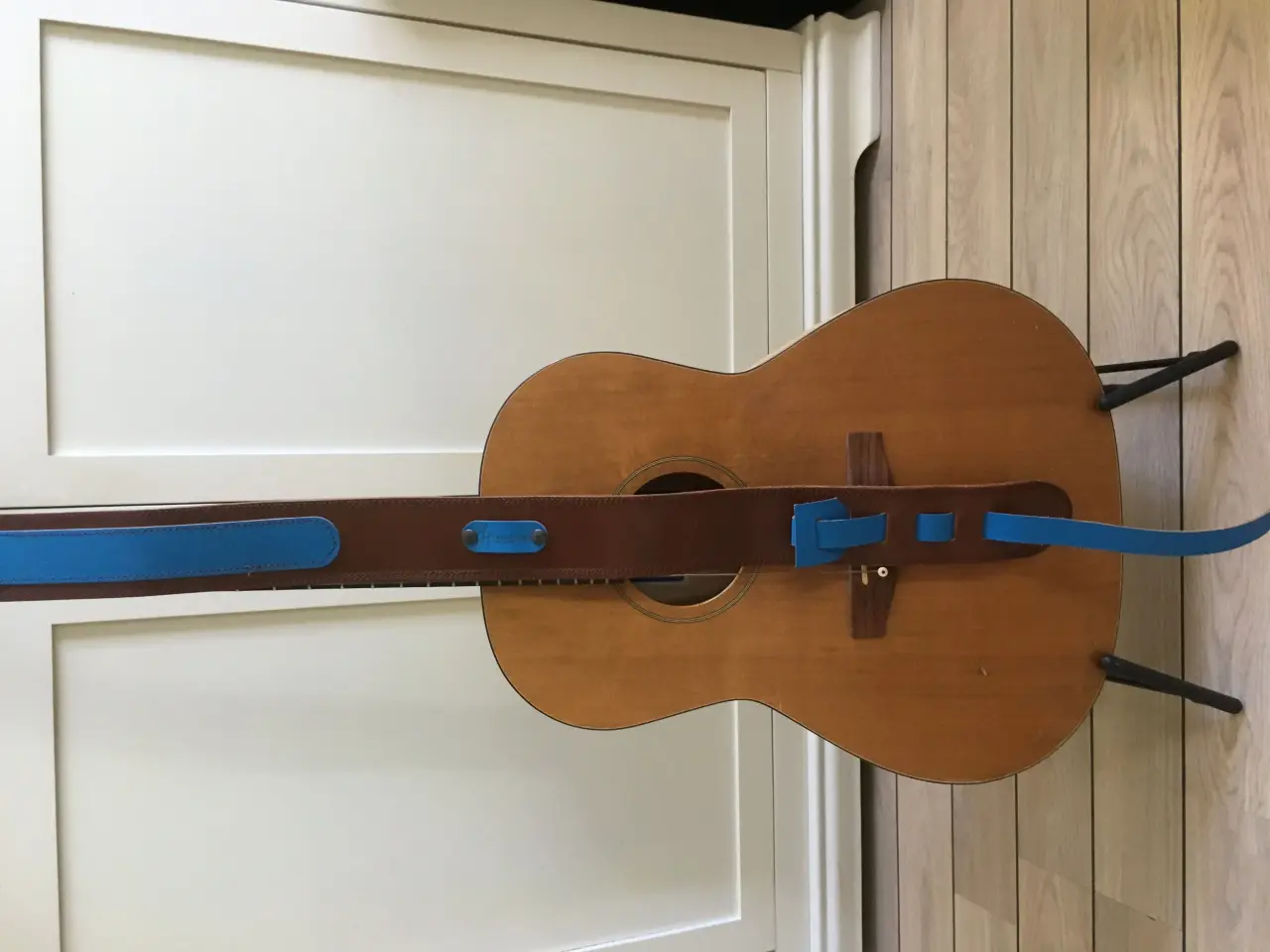 Billede 3 - Håndlaved Guitar remme sælges.