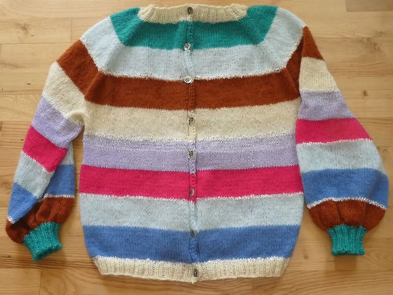 Billede 1 - Ny håndstrikket cardigan