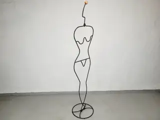 Häpen - Ikea's Elegante Gine / Tøjstativ