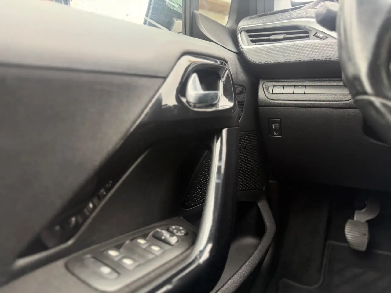 Billede 21 - Peugeot 208 1,6 BlueHDi 100 Chili Sky+