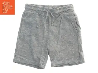Grå shorts fra H&M (str. 128)