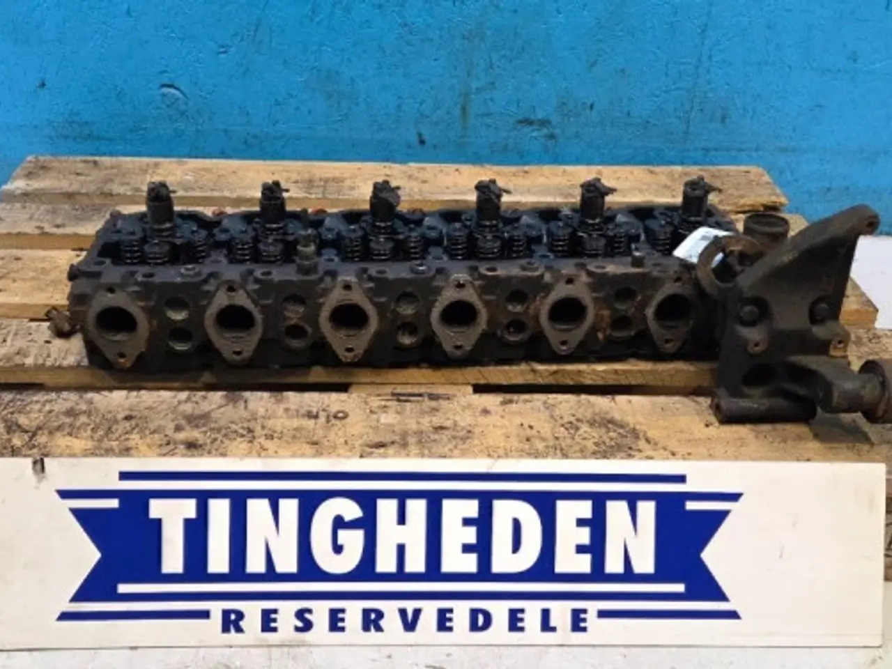 Billede 1 - Case 821E Cylinderhoved 2831279