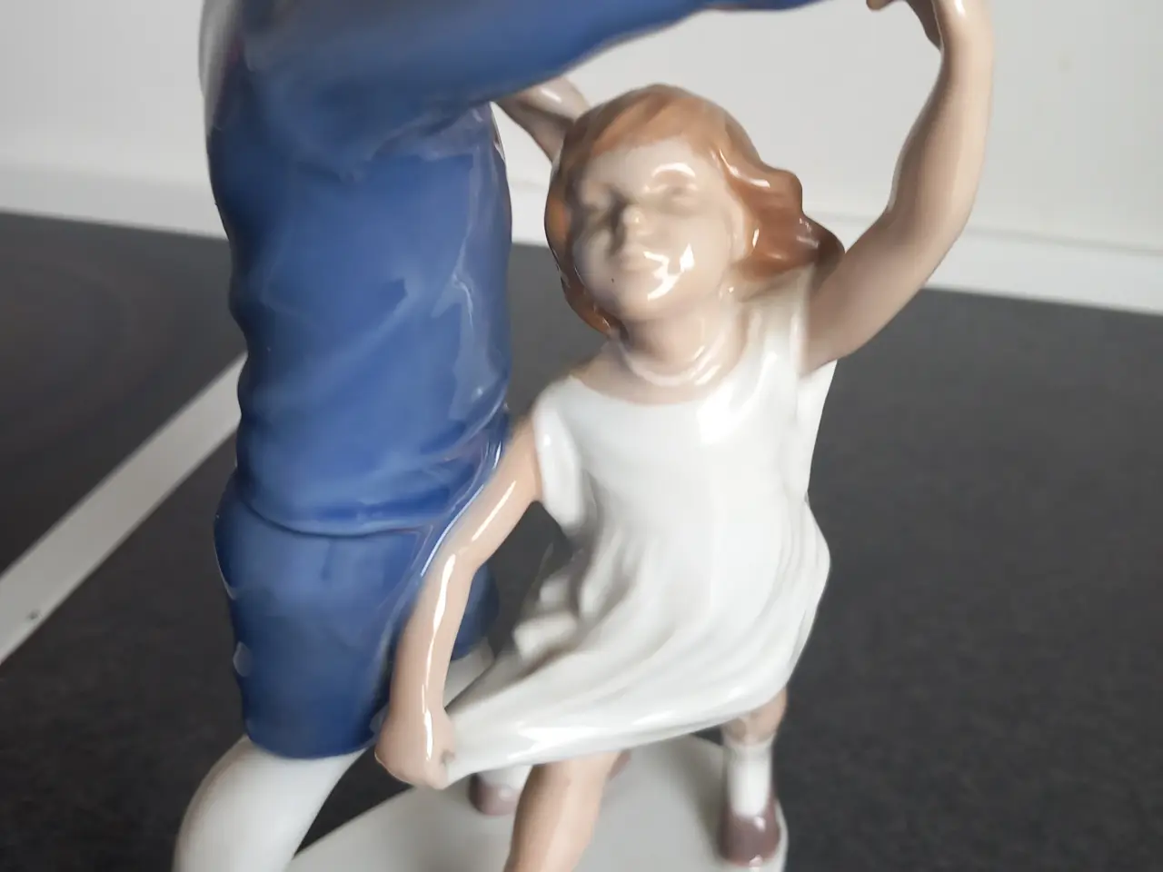 Billede 2 - B&G figur. Dansende børn