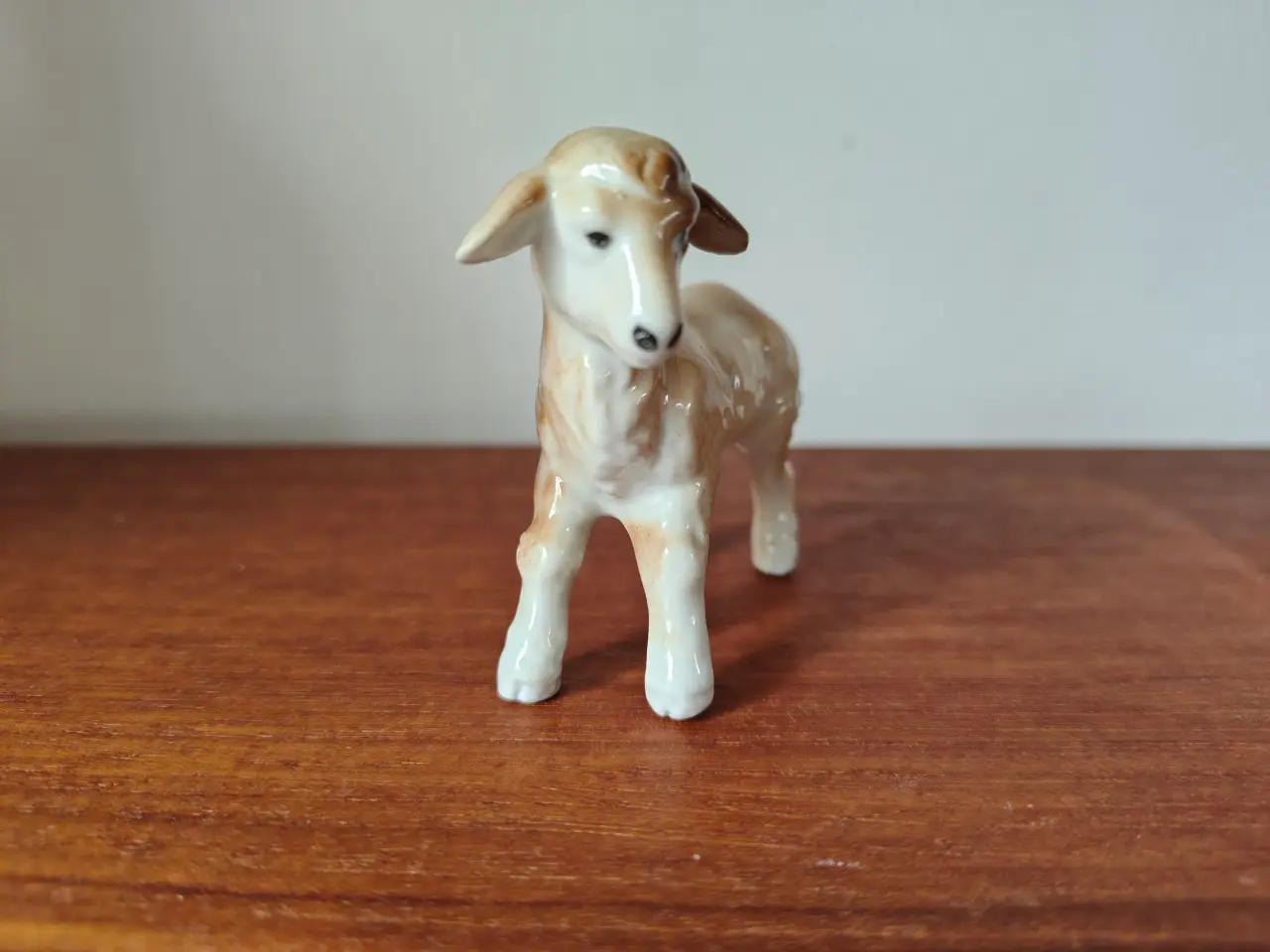 Billede 3 - Lille sød porcelænsfår