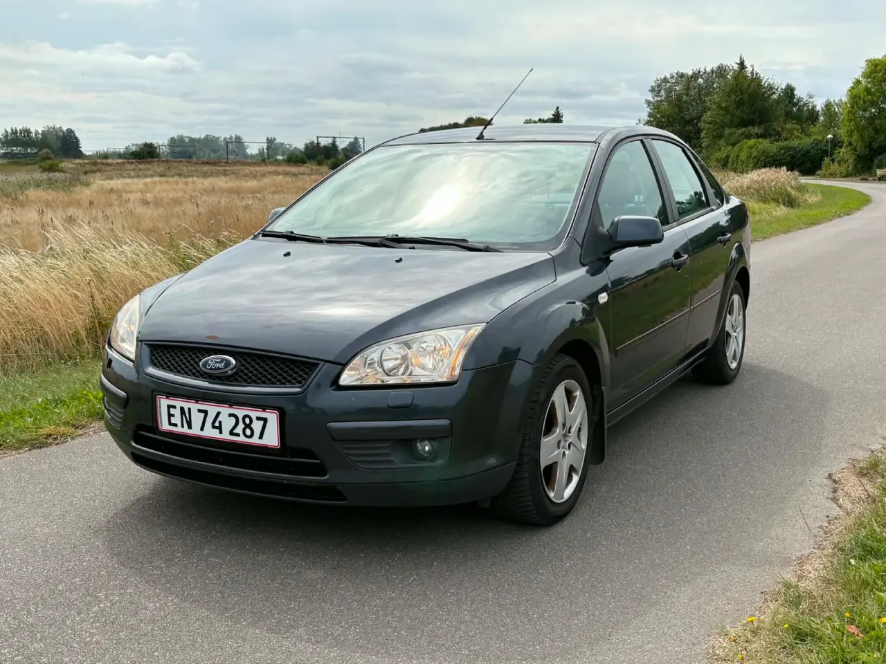 Billede 1 - Ford Focus 1.6 Benzin Sedan – synet til 2028 🚗