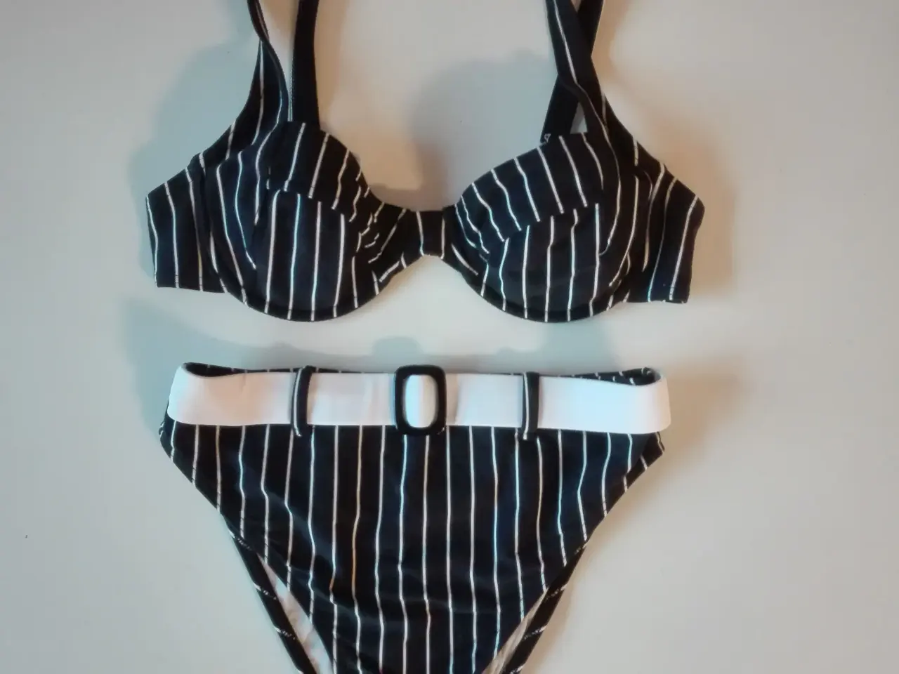 Billede 1 - Bikini str. 40