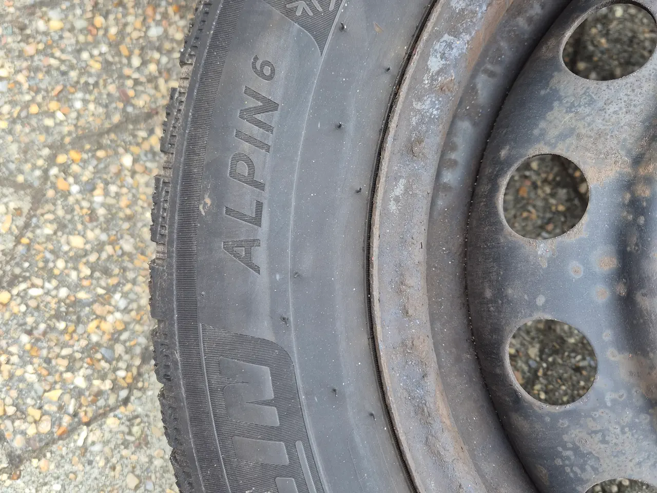 Billede 2 - Michelin alpine 6 næsten nye 90% mønster