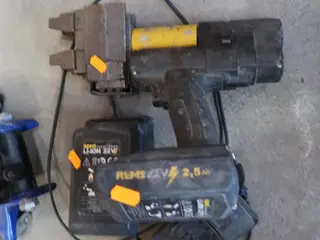 Akku axialpresse REMS med 3 stk. Batterier og lader