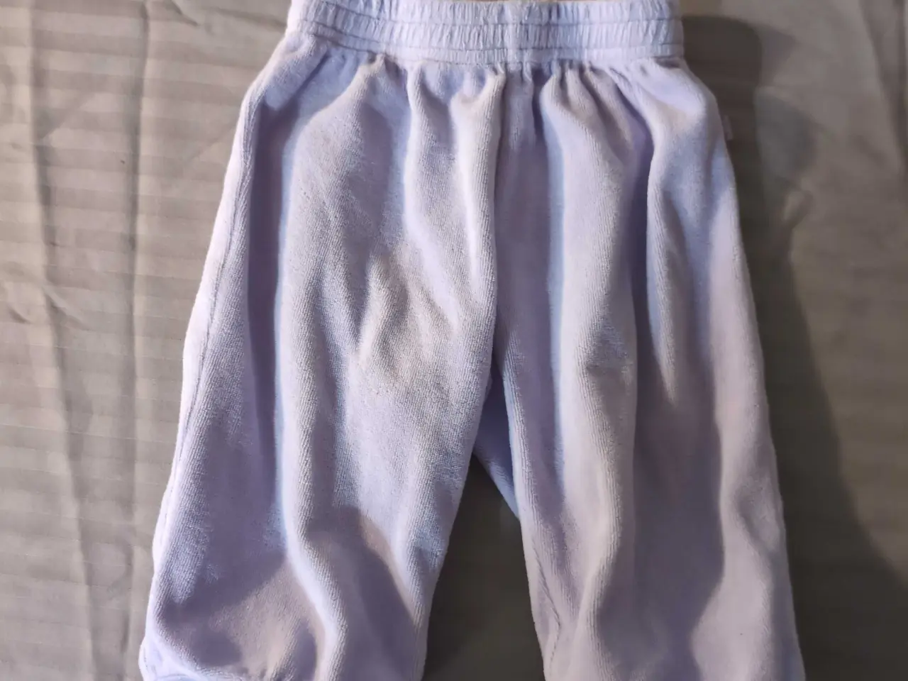 Billede 1 - Soft Style Kids lilla bukser, størrelse 68