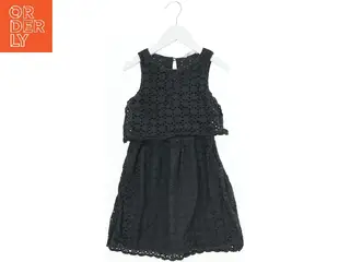 Sommerkjole med mønster fra H&M (str. 122)