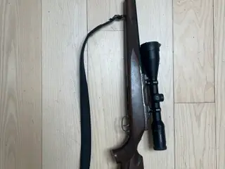 Saur 80 med kikert og kuffert