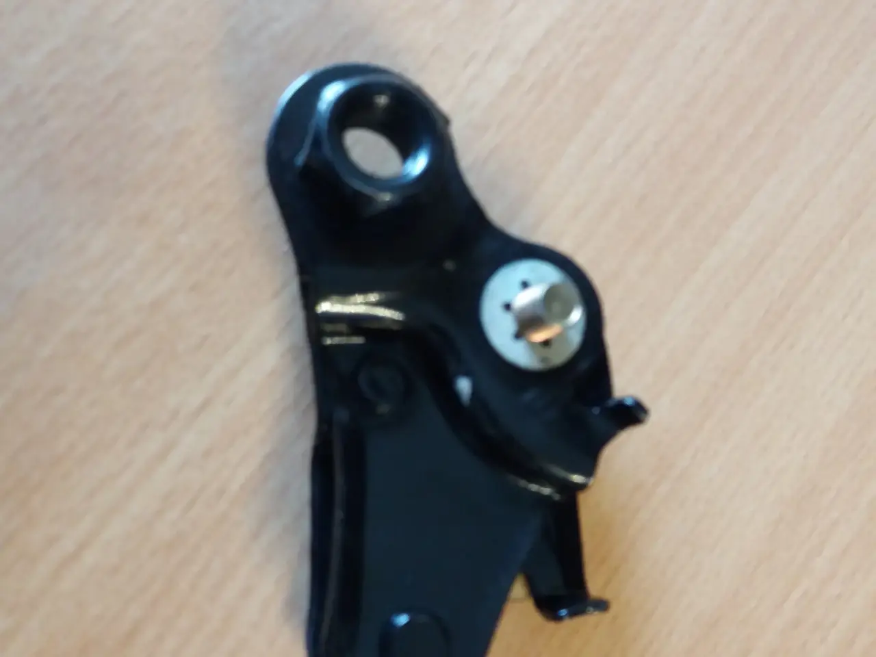 Billede 2 - Holder for sikkerhedssele Toyota Corona