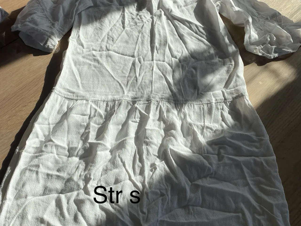Billede 1 - Kjole, str small, hvid