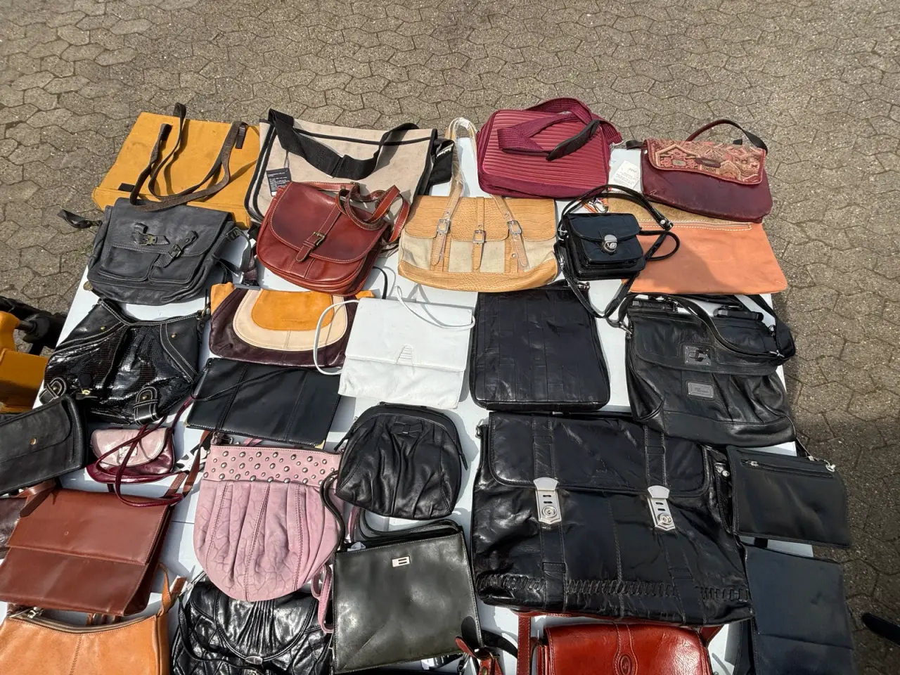 Billede 7 - 208 stk tasker, punge osv fra butik