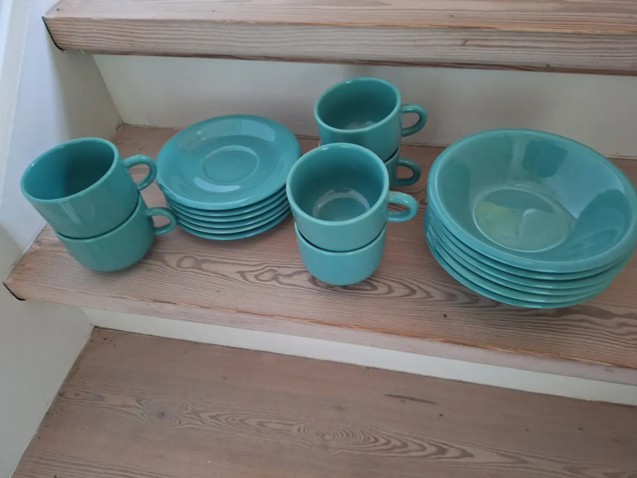 Billede 2 - Kaffestel med 6 kopper, under-og sidetallerkener.