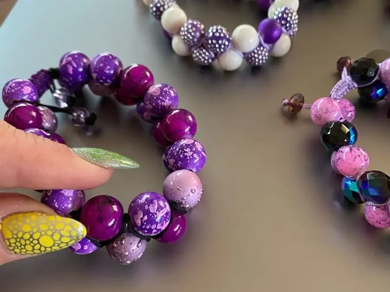 Billede 4 - Nye knyttede armbånd