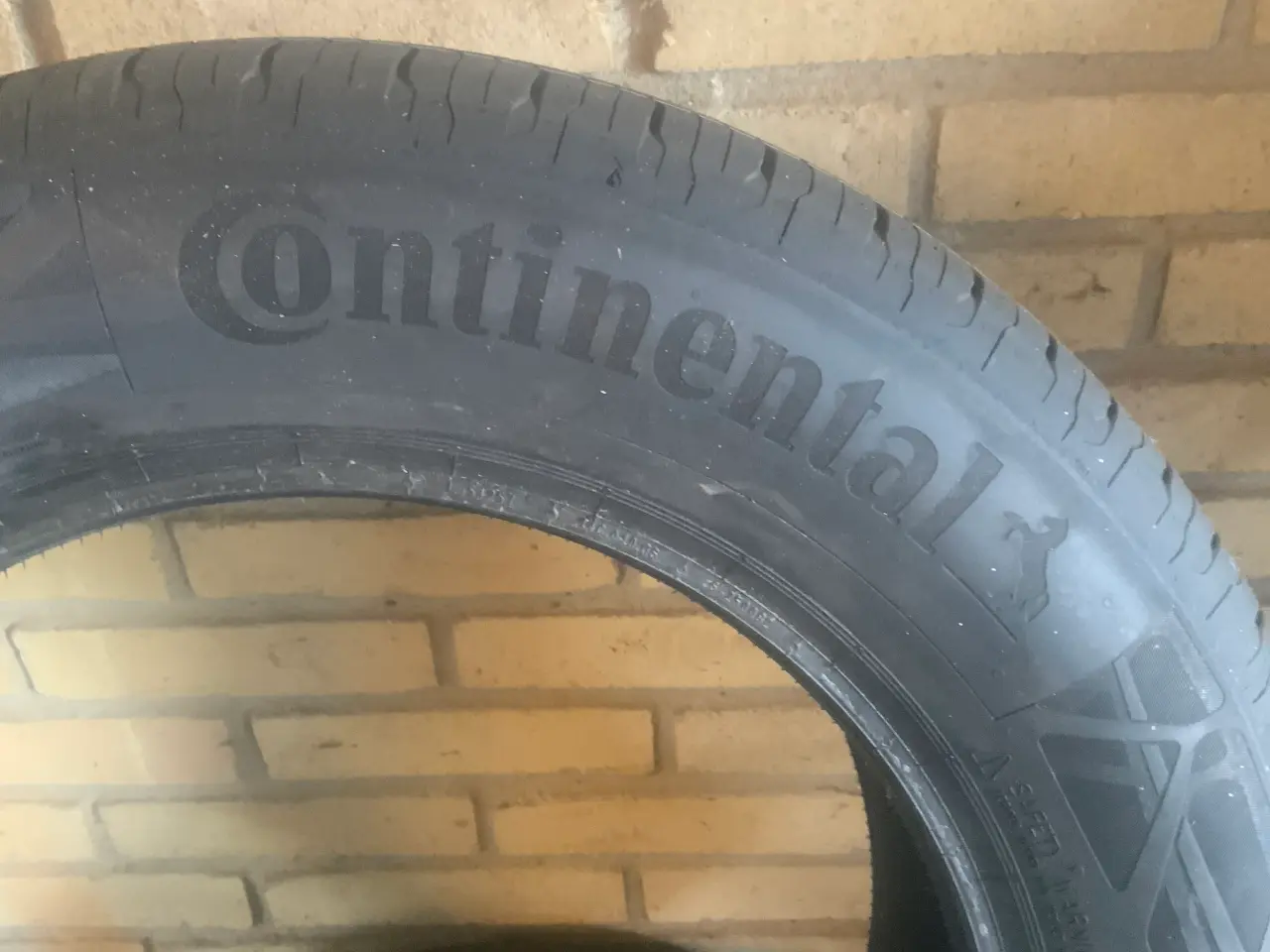 Billede 1 - Nye Continental dæk 215/65/17