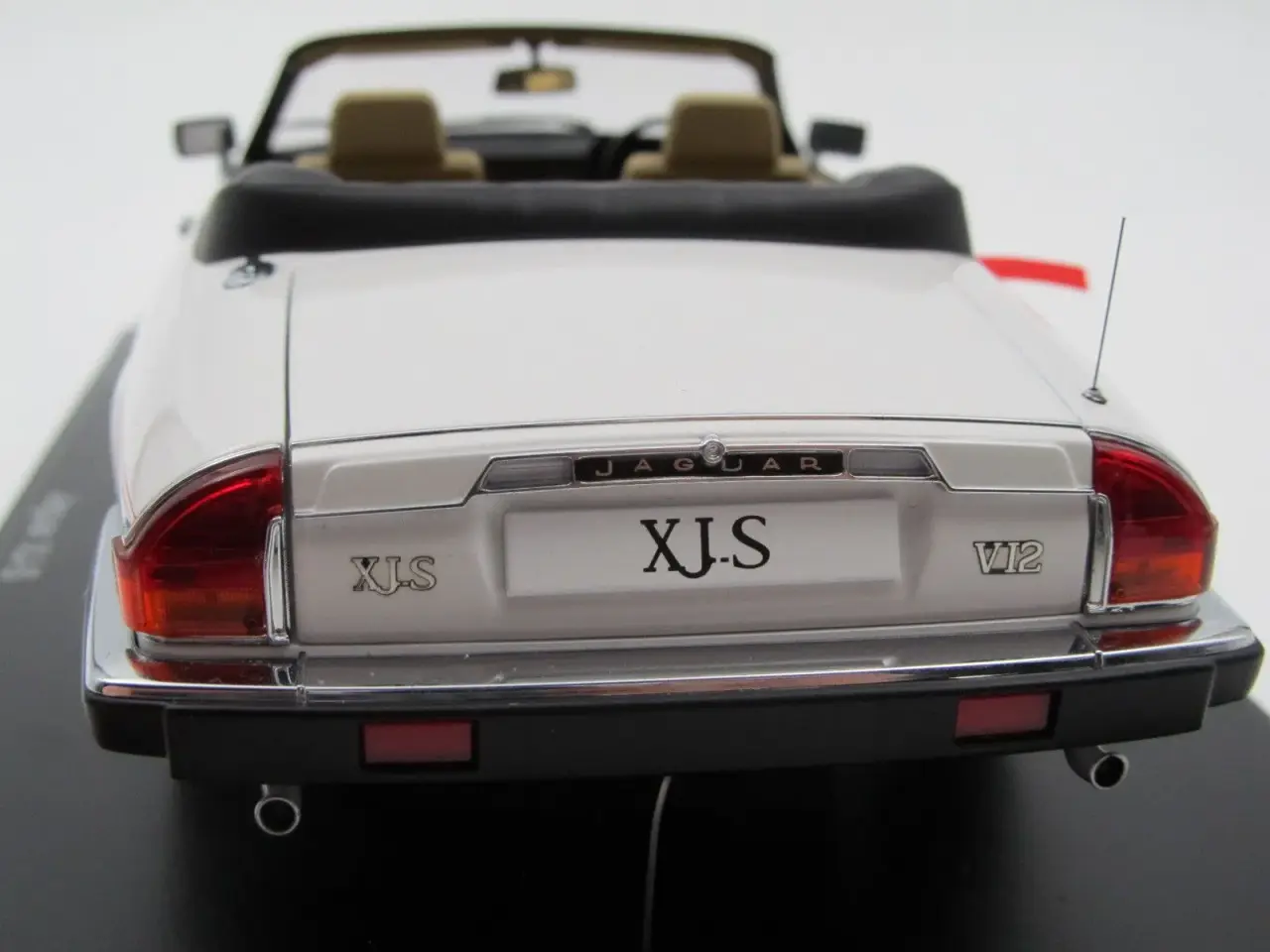 Billede 9 - 1976 Jaguar XJ-S V12 Cabriolet 1:18 Fre