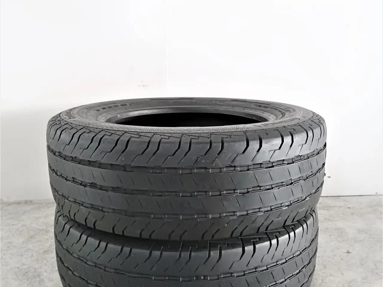 Billede 2 - sommerdæk - 215/65R16C 106/104 Continental (2stk)