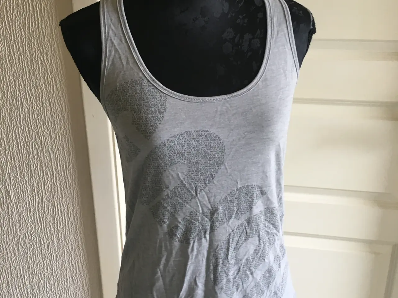 Billede 1 - Helt ny Casall tanktop str. S. Grå