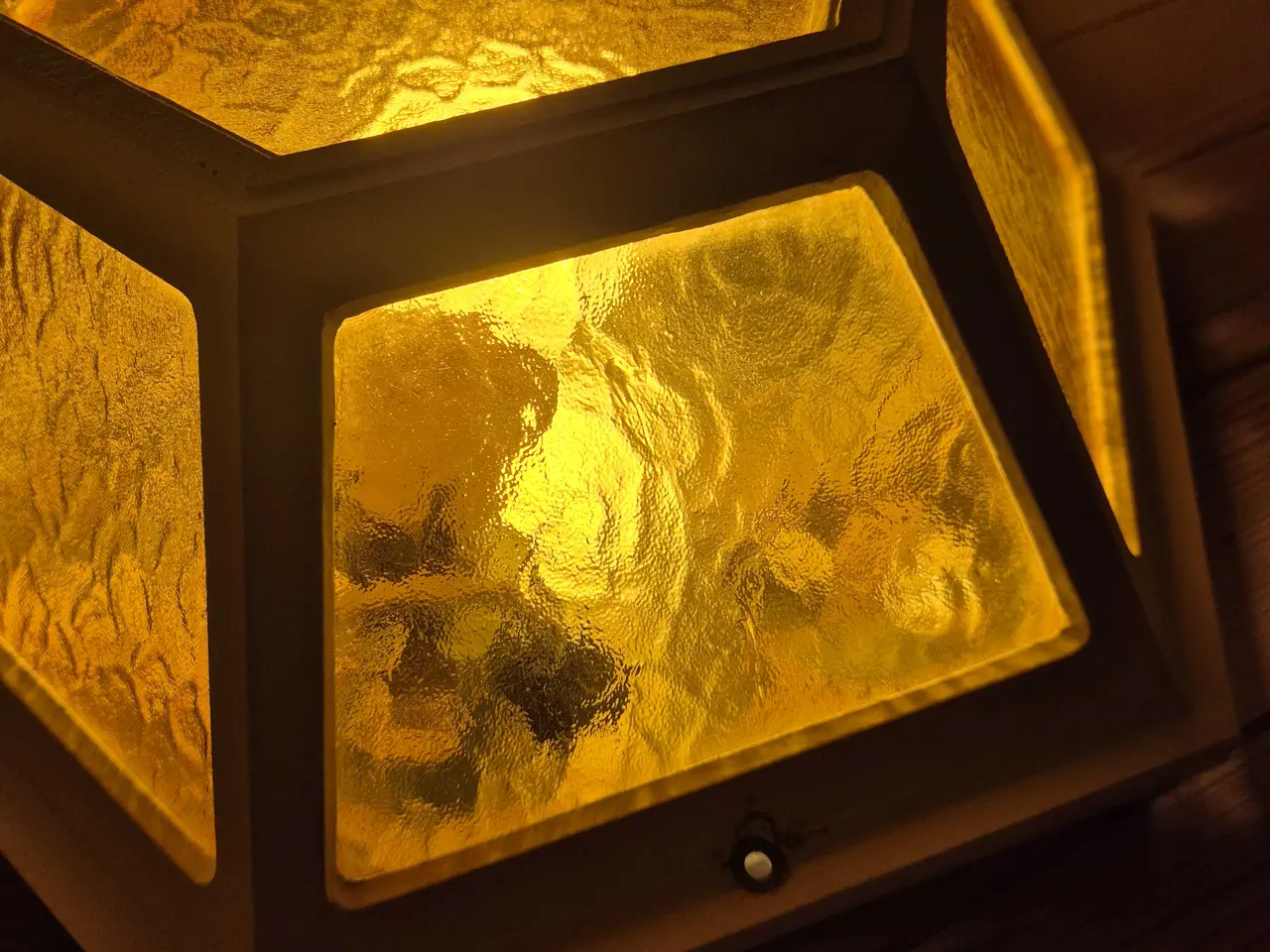 Billede 6 - Sekskantet plafond med gule glas 