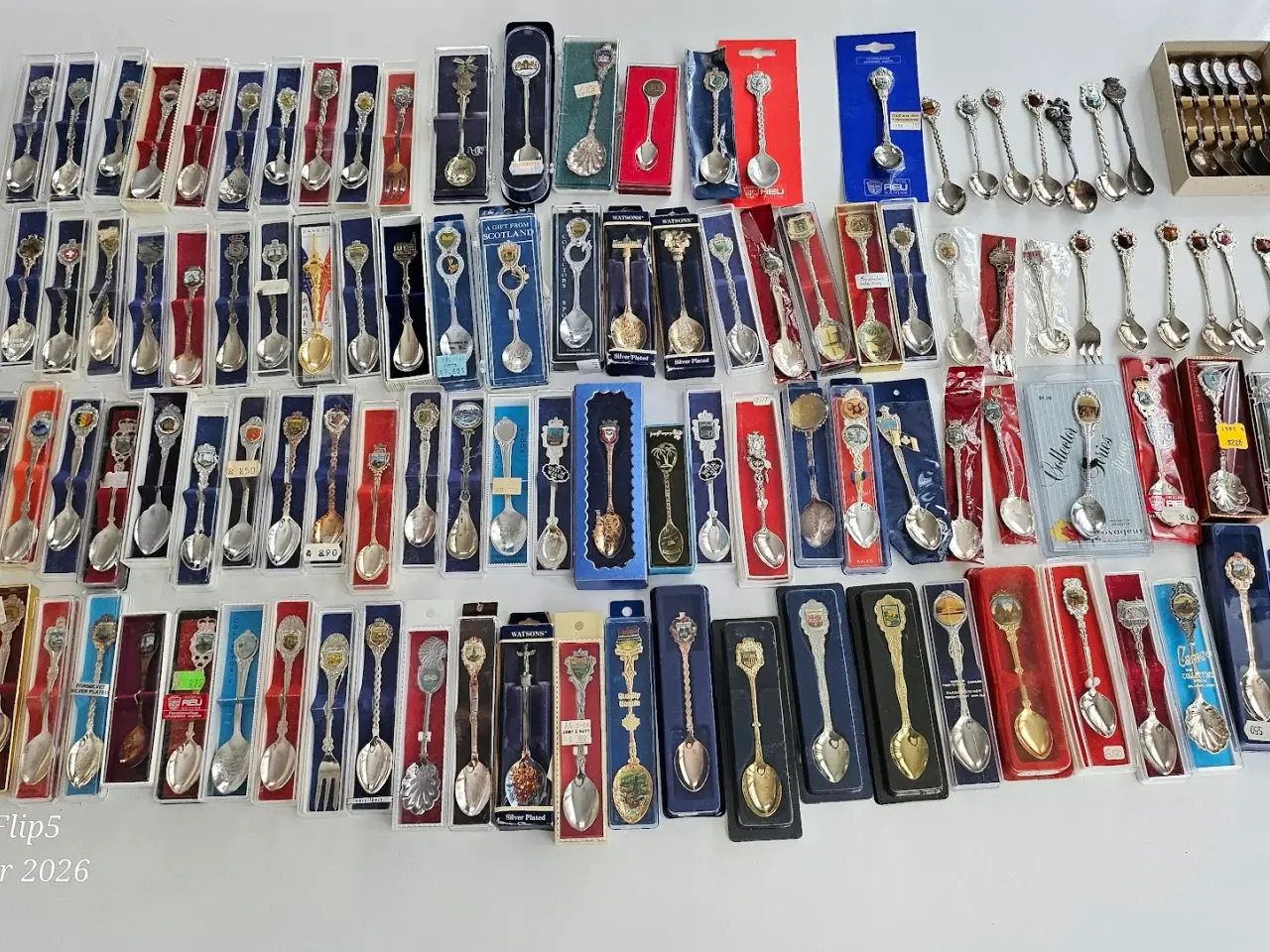 Billede 1 - -50% trækkes fra prisen - Souvenir skeer 118 stk.