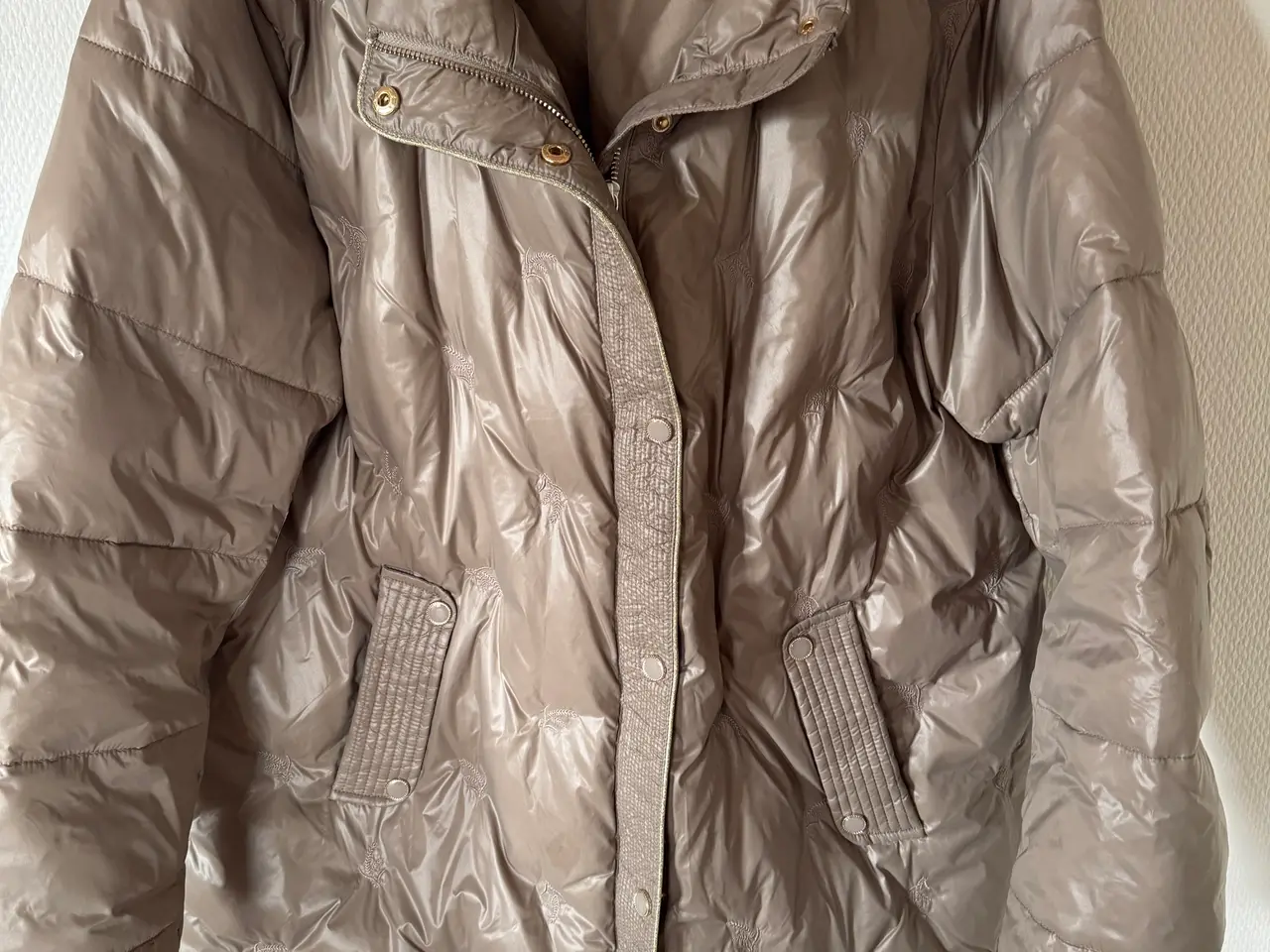 Billede 1 - Ny flot Fransa jakke, str.L, beige