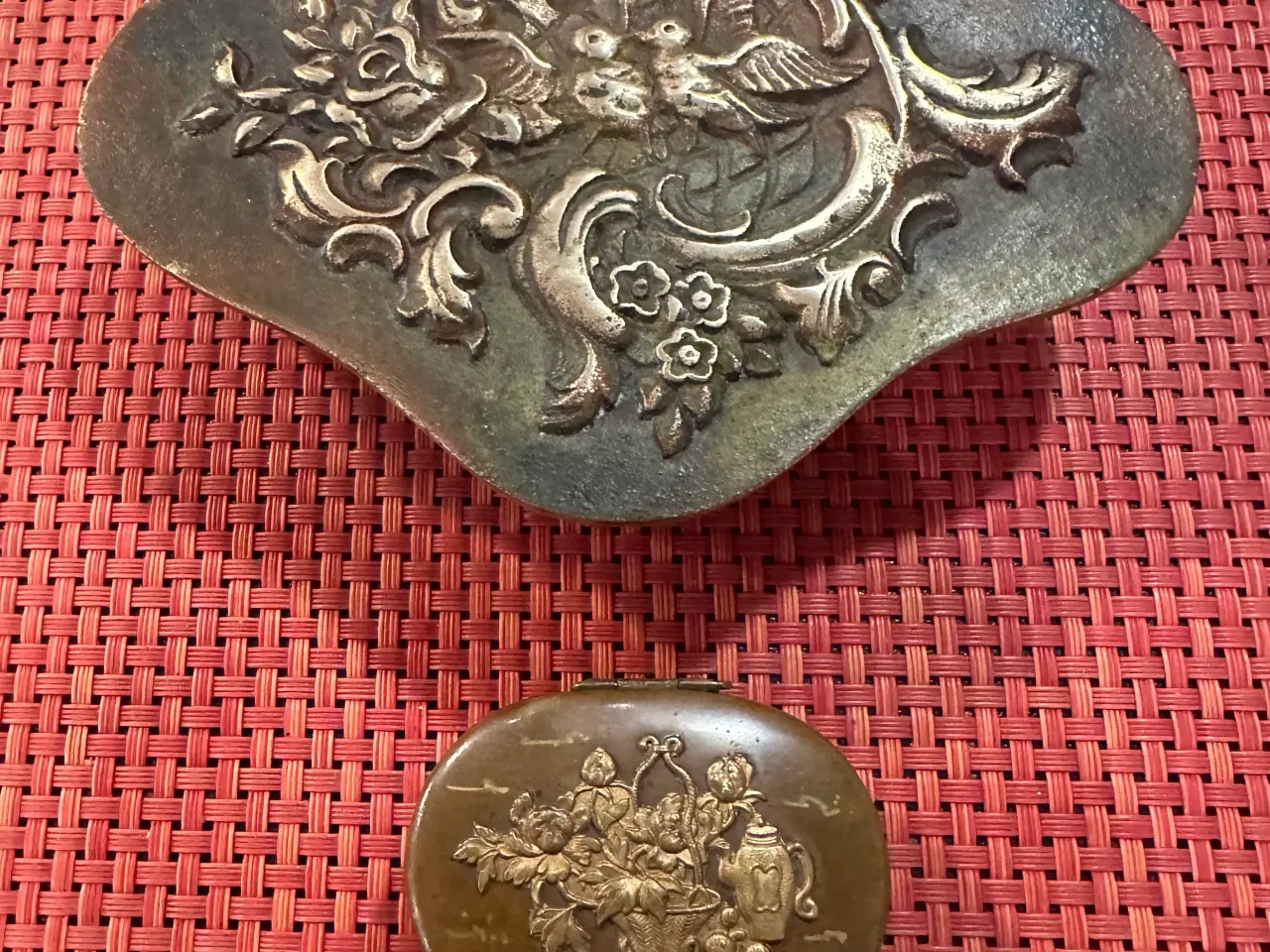 Billede 2 - To antikke skrin af bronze og messing sælges.