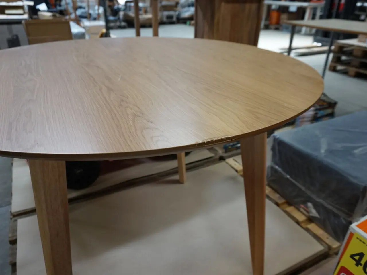 Billede 5 - Roxby rundt spisebord - eg m/egestel Ø: 120cm
