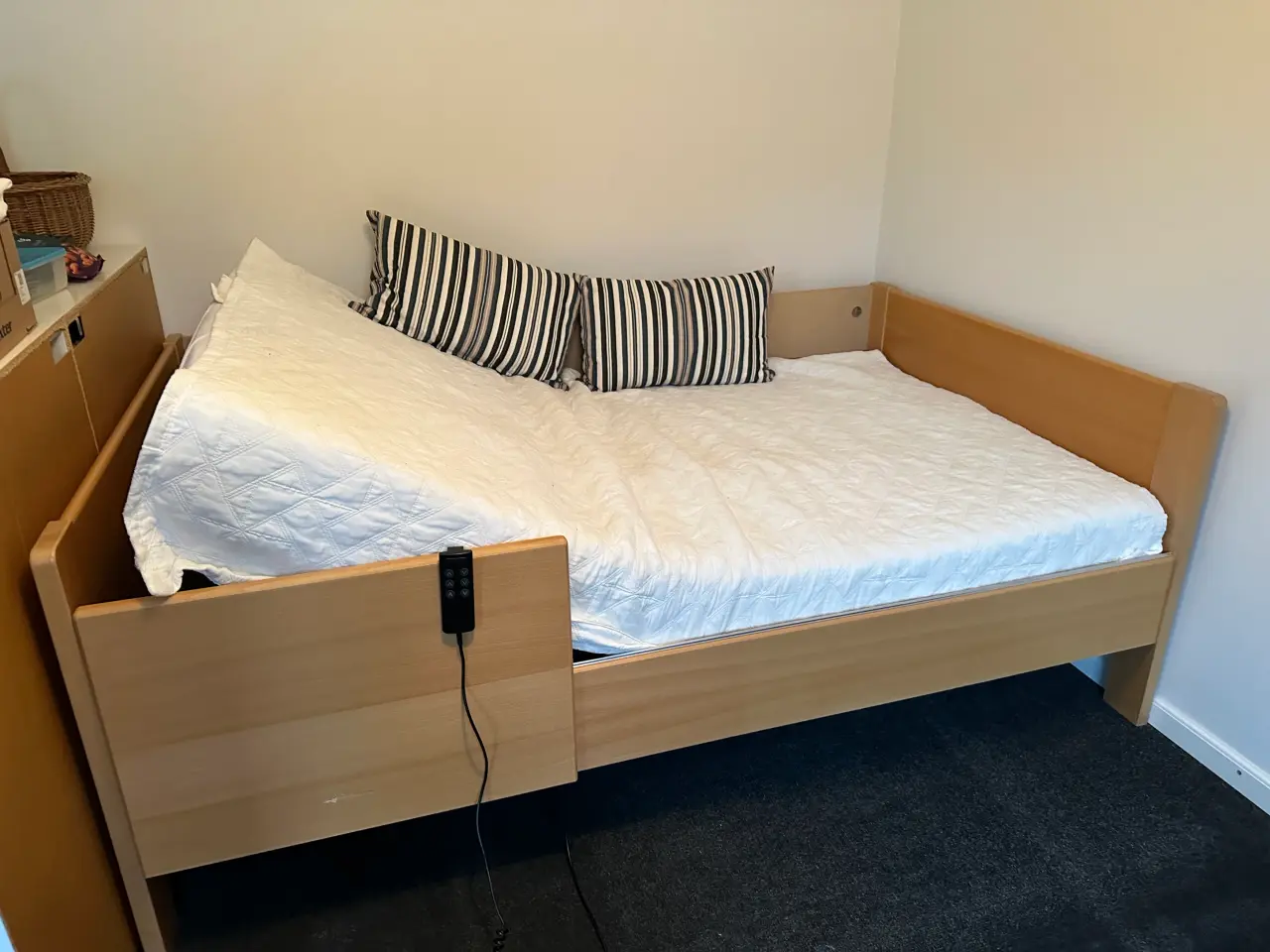Billede 2 - Elevationsseng 120