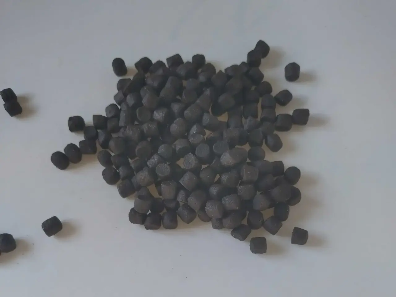 Billede 2 - Størfoder 4,5 kg incl porto 274 kr