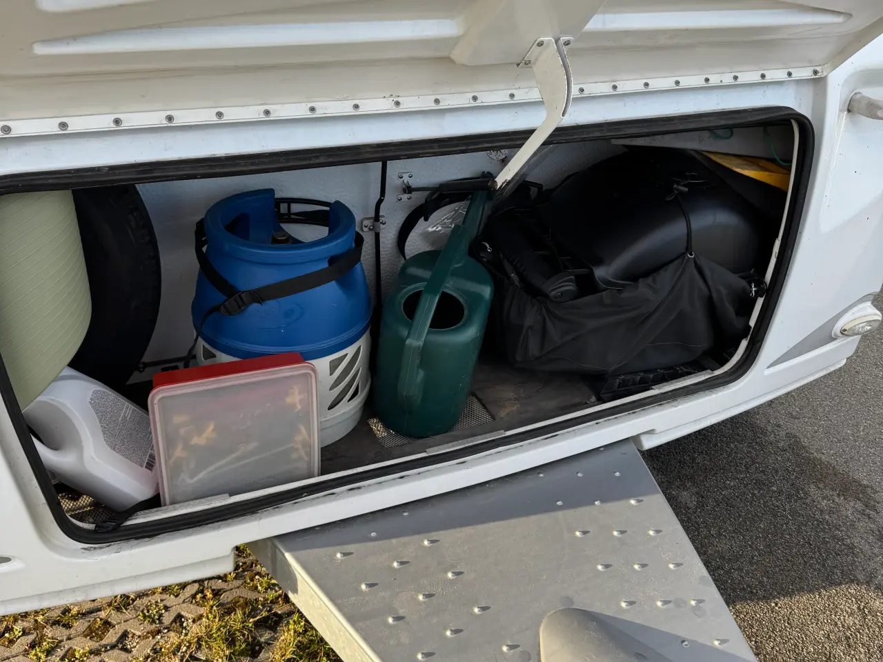 Billede 11 - •	“Udlejes: Adria Adora campingvogn – klar til som
