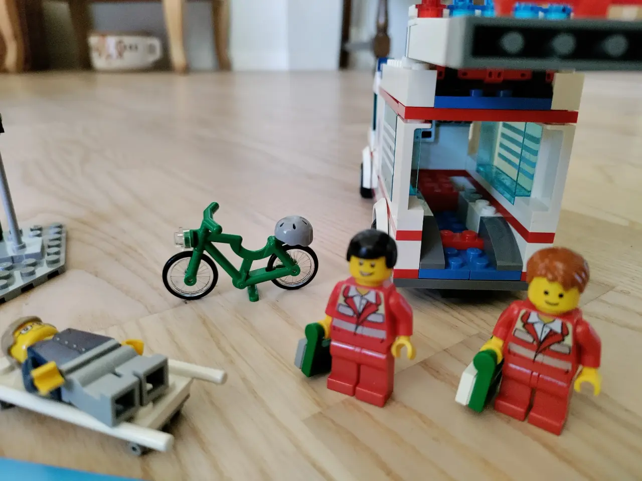 Billede 3 - Lego ambulance