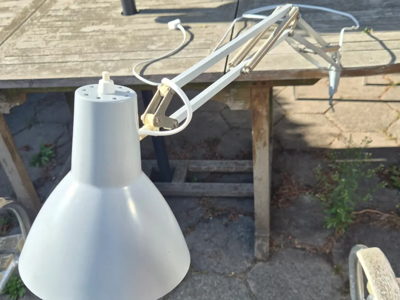 Billede 16 - Fin lysegrå arkitektlampe