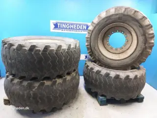 30" 580/65 R30 Sæt