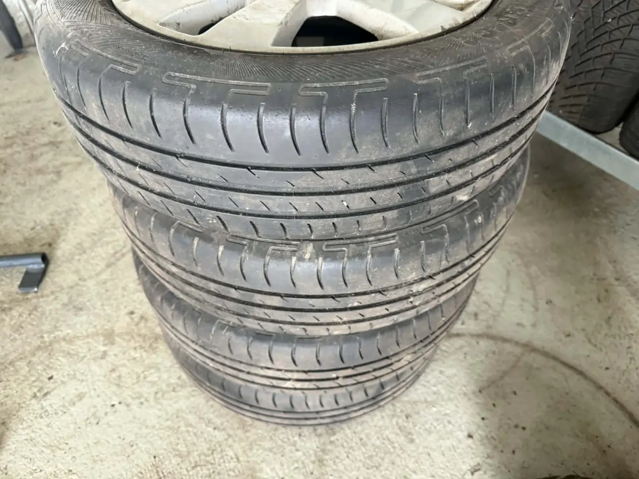 Billede 1 - 14" Suzuki alufælge med sommerdæk